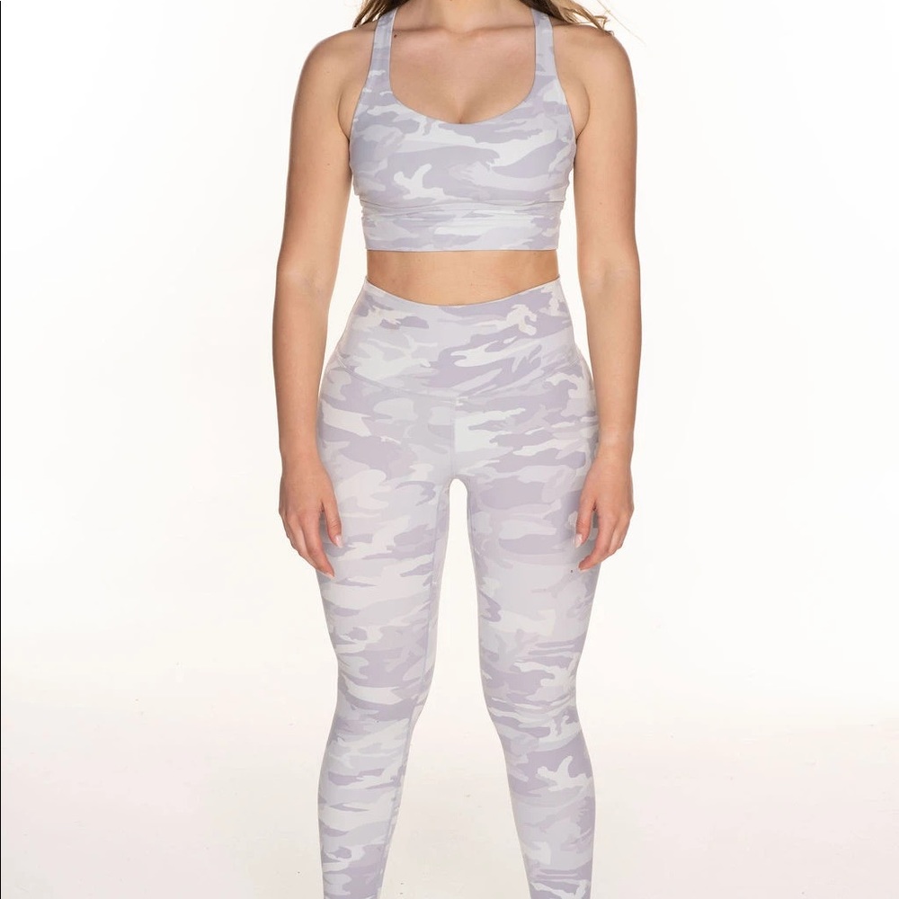 SELECTV Attention on Deck leggings in Camo - S